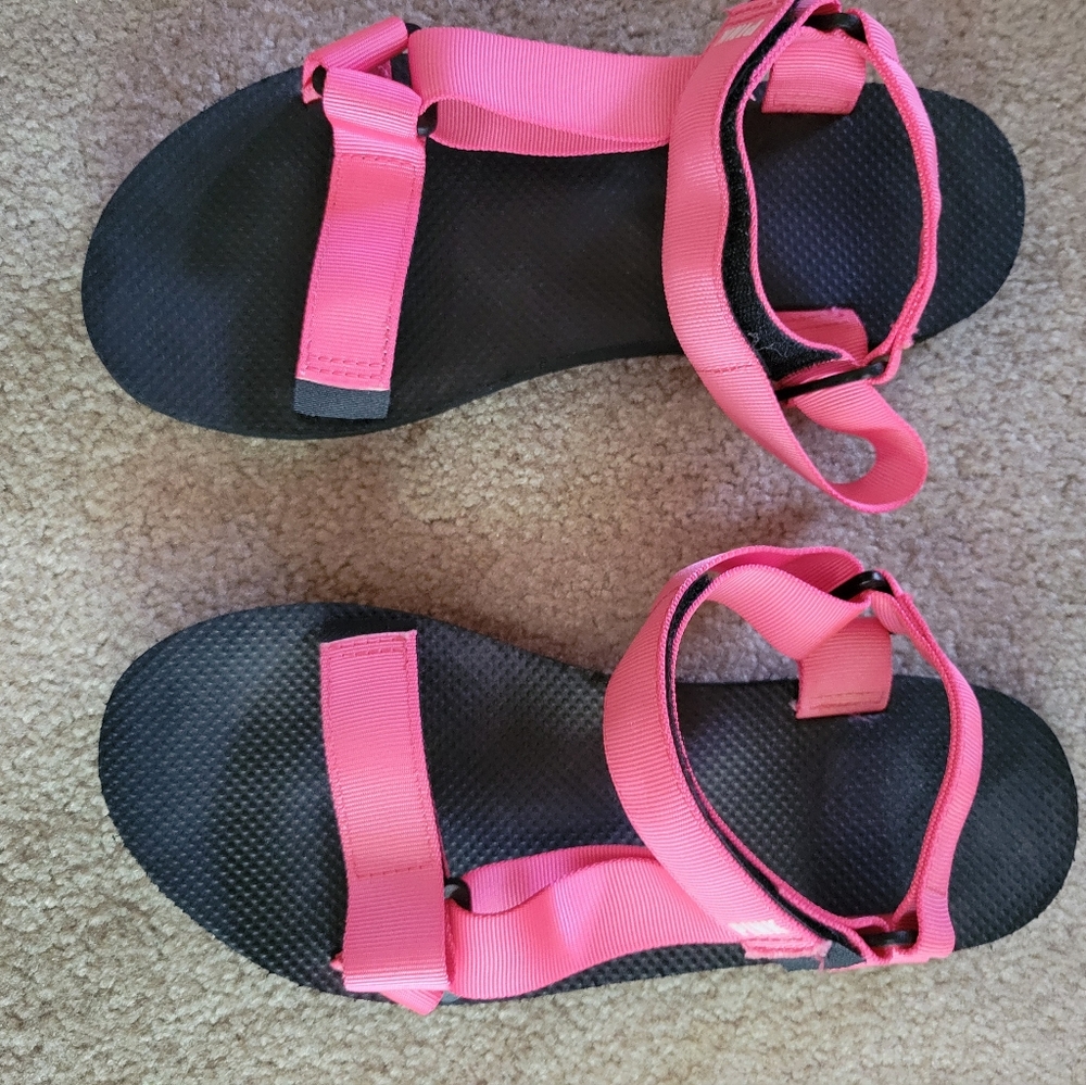 PINK Sandles